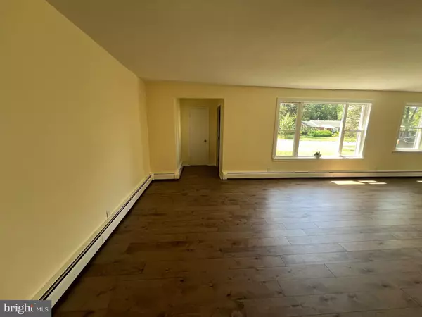 Oreland, PA 19075,1027 EDANN RD