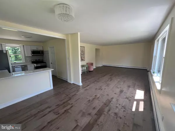 Oreland, PA 19075,1027 EDANN RD