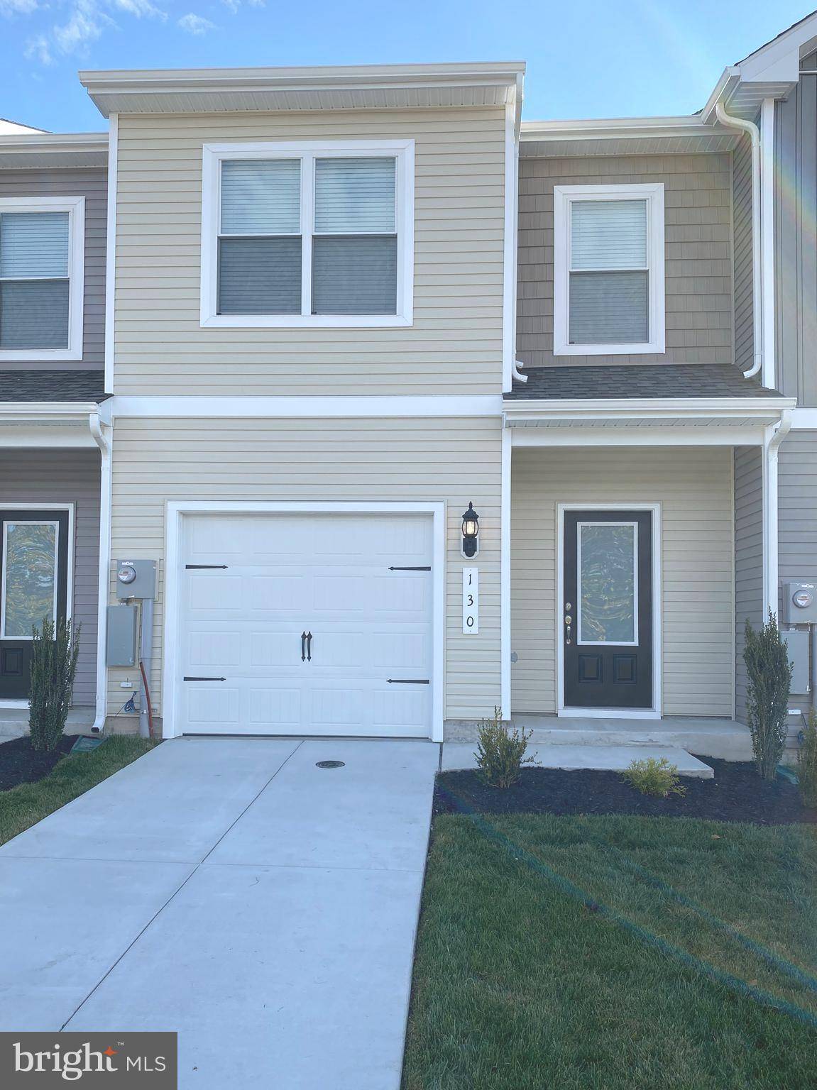 130 BLOOMSBURY ST, Falling Waters, WV 25419
