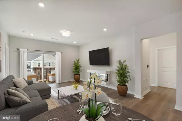 Leesburg, VA 20176,700 MOUNT AIRY TER NE #405