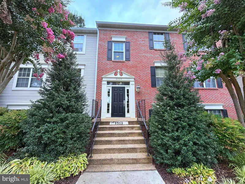 3905 GOLF TEE CT #101, Fairfax, VA 22033