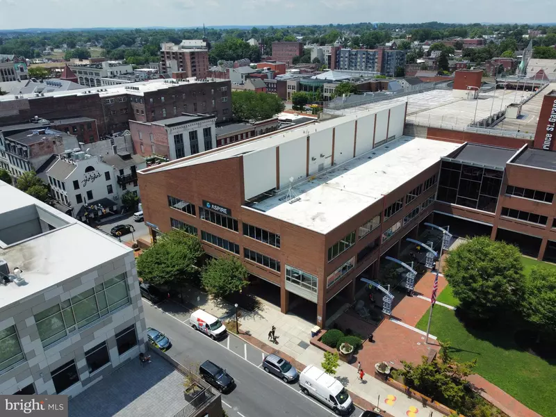 100 N QUEEN ST, Lancaster, PA 17603