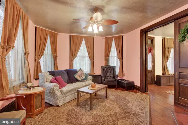 New Oxford, PA 17350,310 LINCOLNWAY W