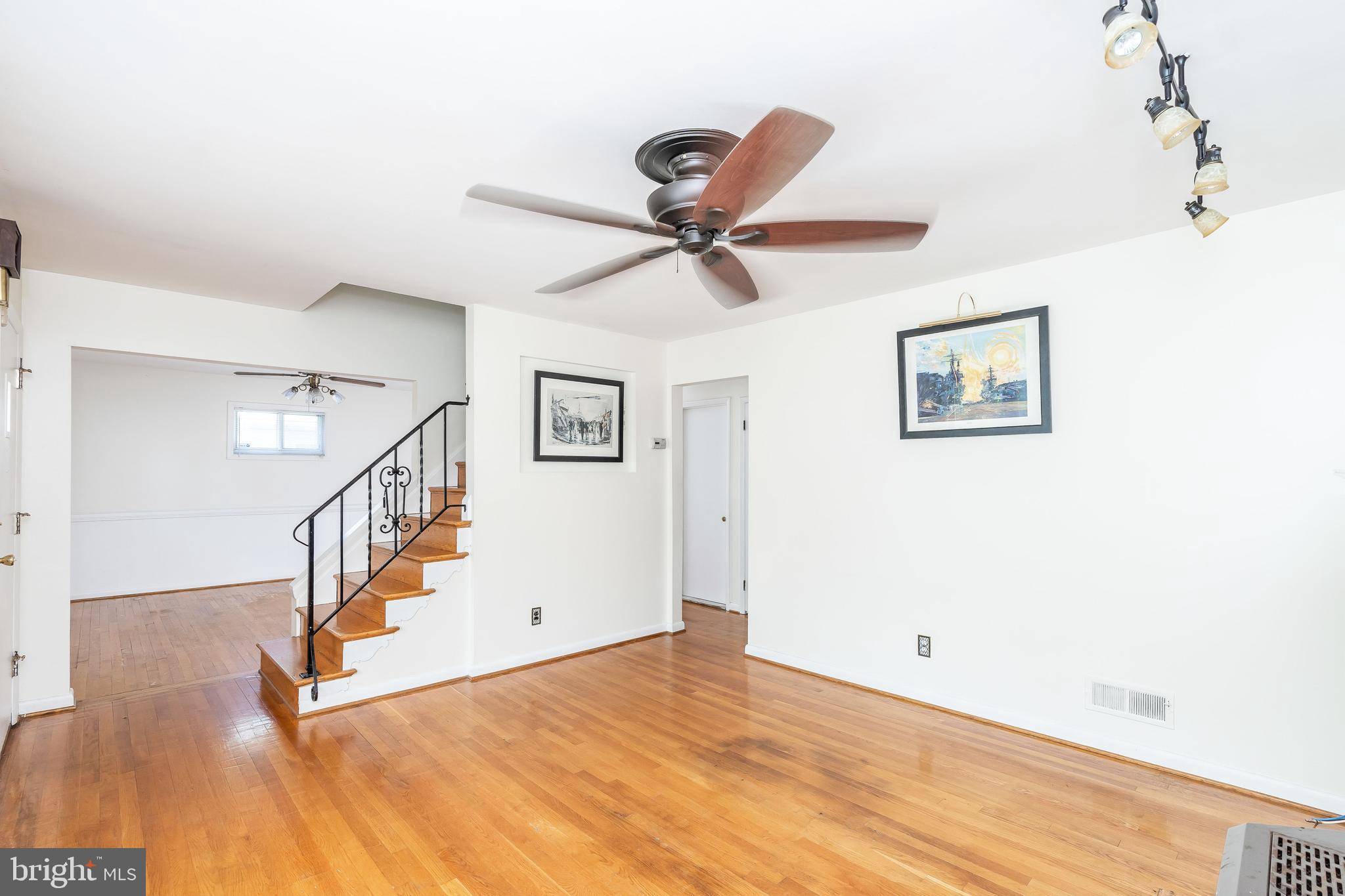 Glen Burnie, MD 21061,102 MARTIN RD