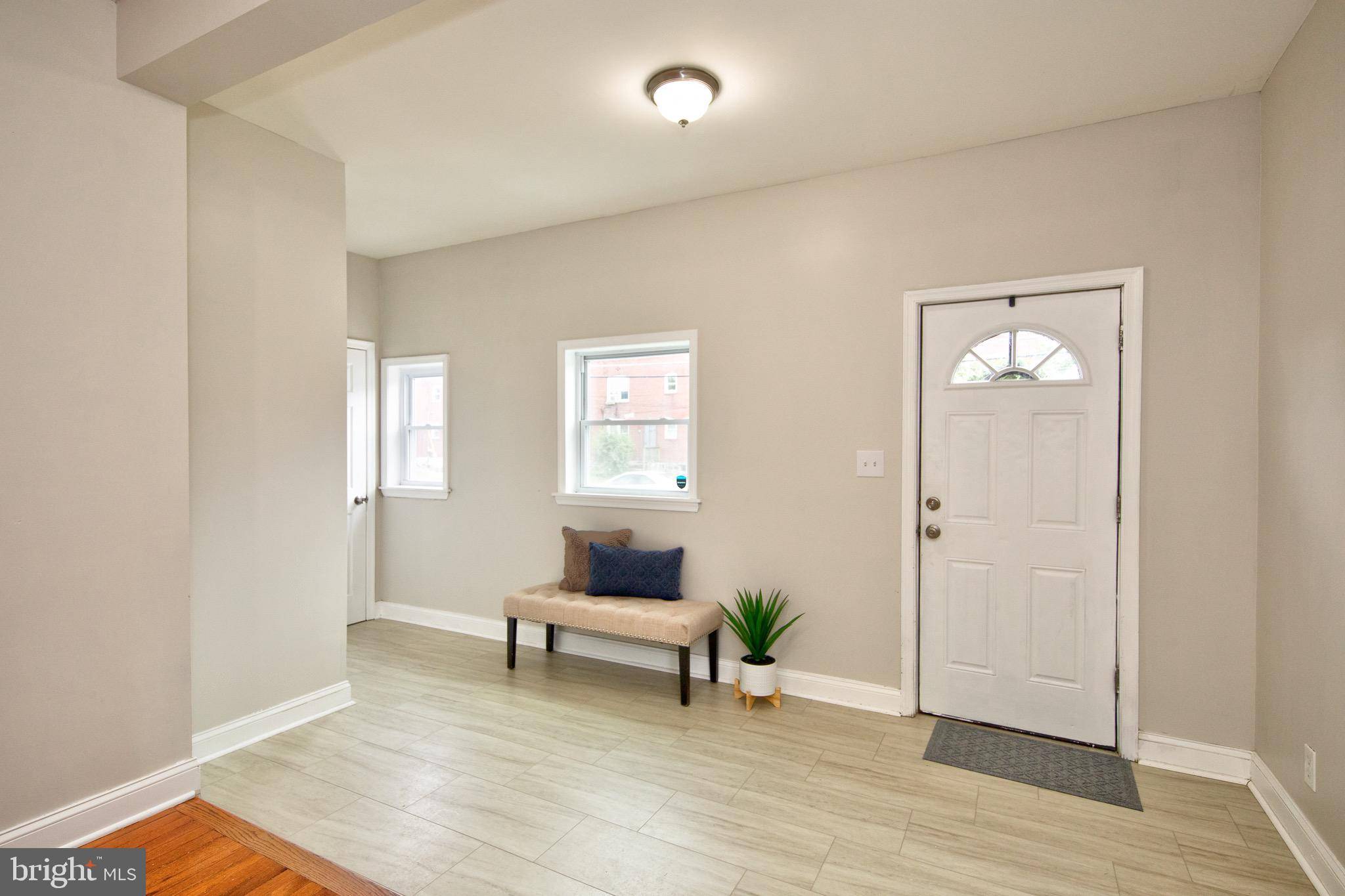 Dundalk, MD 21222,7226 HOLABIRD AVENUE
