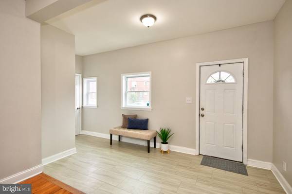 Dundalk, MD 21222,7226 HOLABIRD AVENUE