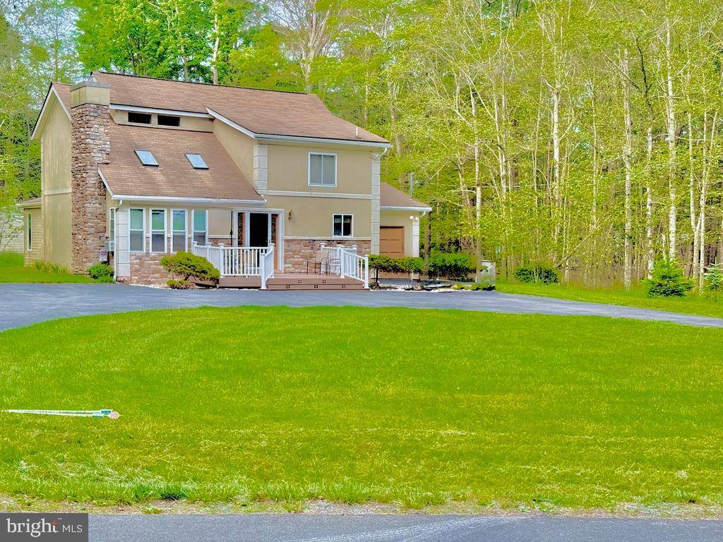 111 SIR LYONNESSE CT, Blakeslee, PA 18610