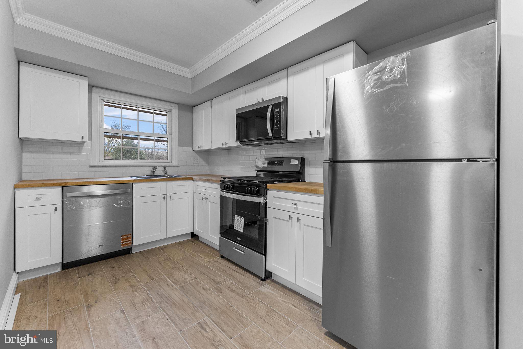 Delanco, NJ 08075,418 DELVIEW LN