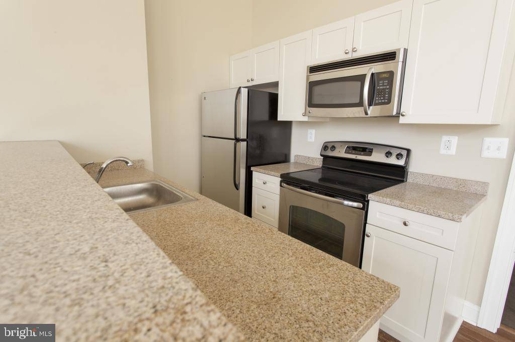 Philadelphia, PA 19106,312-22 WALNUT ST #506