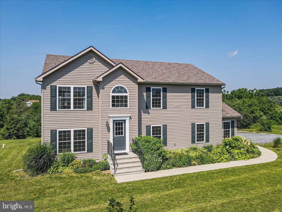 5948 VALLEY VIEW CT, Slatington, PA 18080