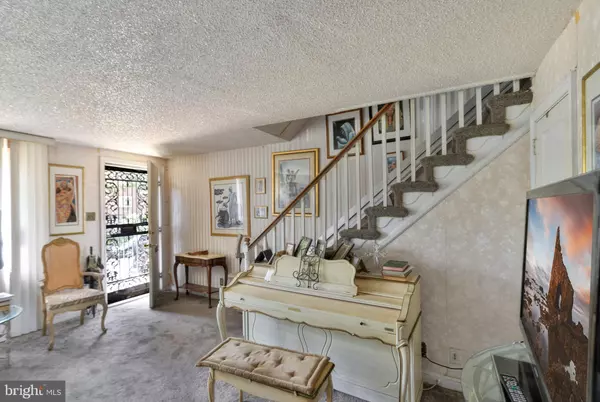 Philadelphia, PA 19138,6635 HOLLIS ST