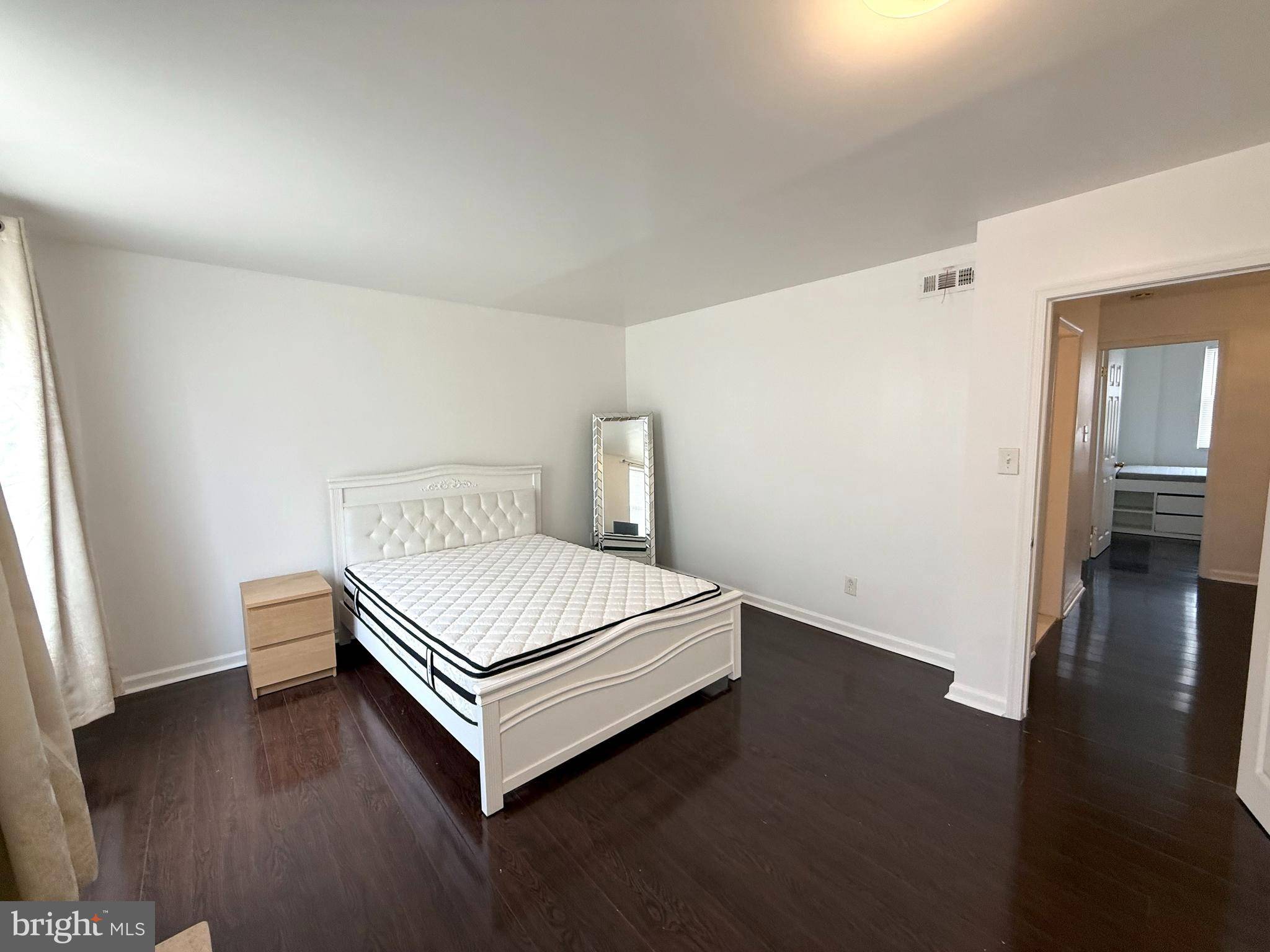 Philadelphia, PA 19145,1611 S 28TH ST