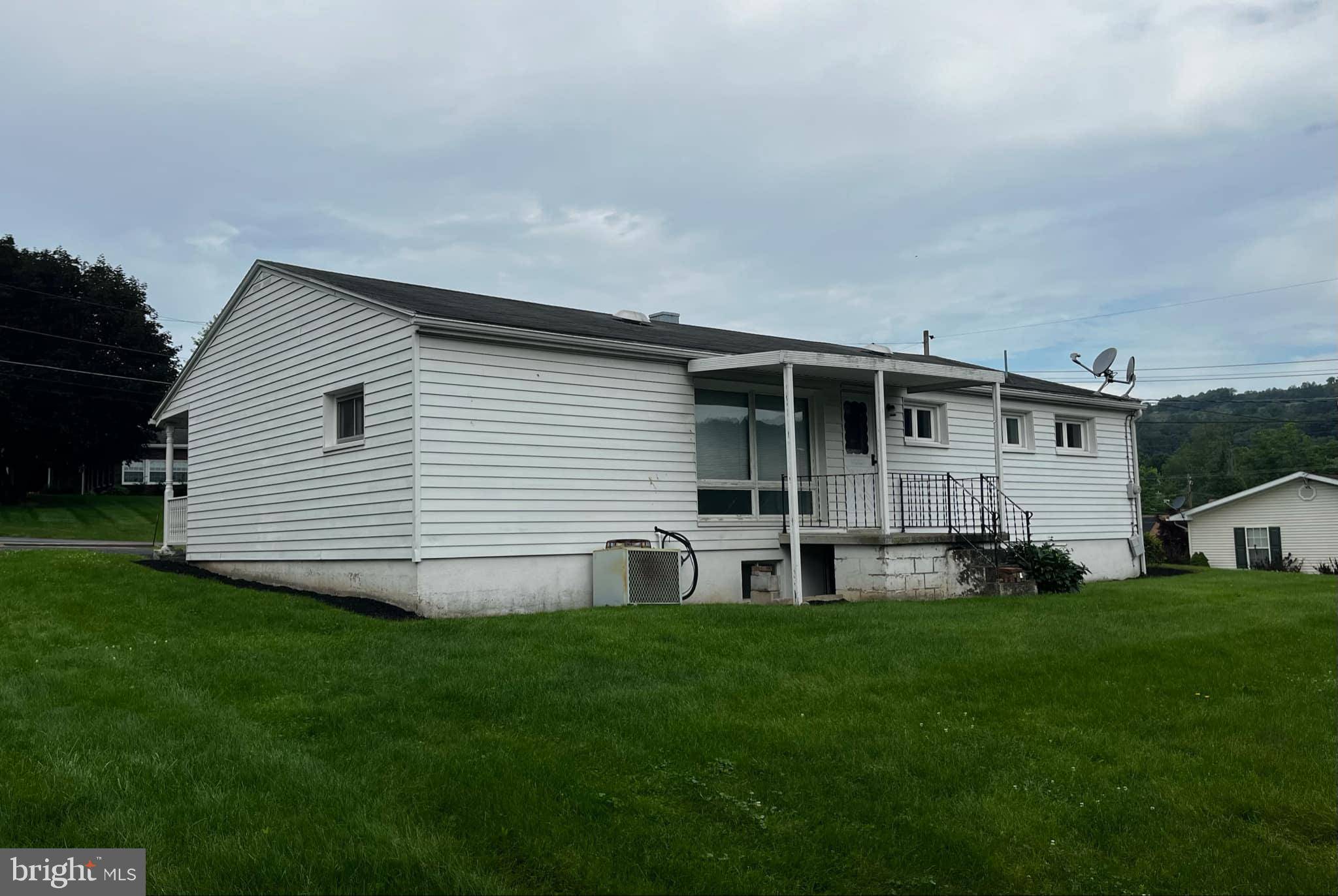 Lewistown, PA 17044,27 KING DR