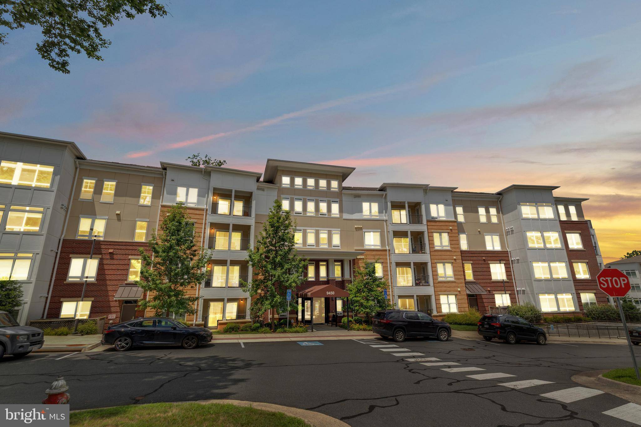 Fairfax, VA 22031,9450 SILVER KING CT #204