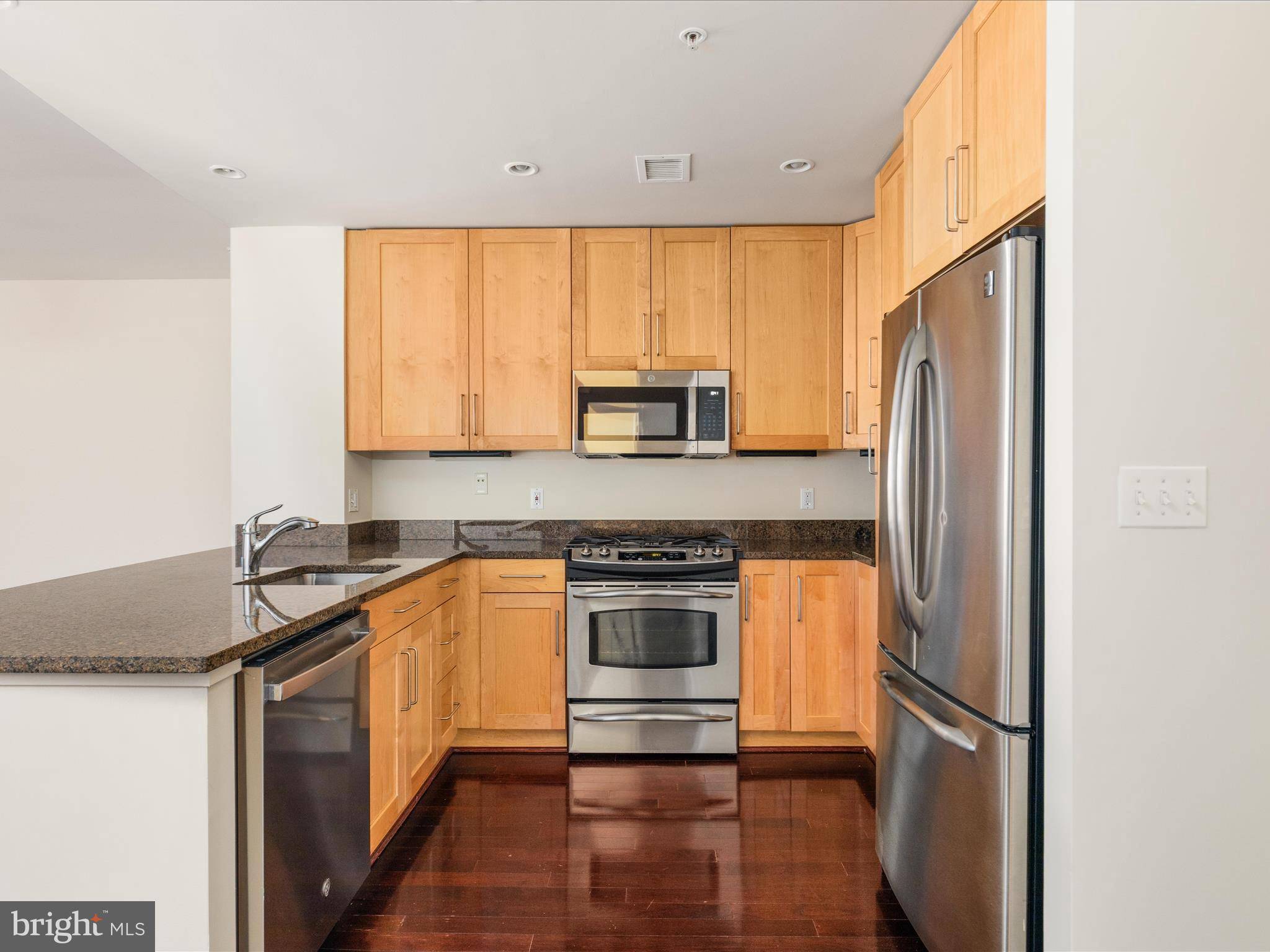Mclean, VA 22102,8220 CRESTWOOD HEIGHTS DR #1619