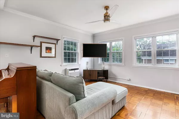 Alexandria, VA 22302,3482 GUNSTON RD