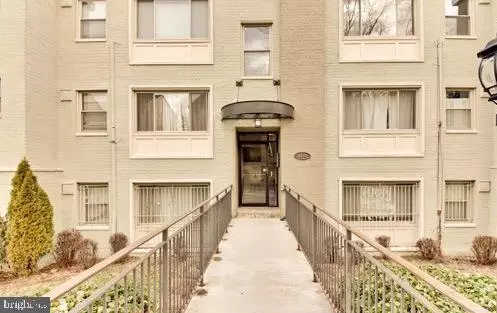 2838 HARTFORD ST SE #203, Washington, DC 20020