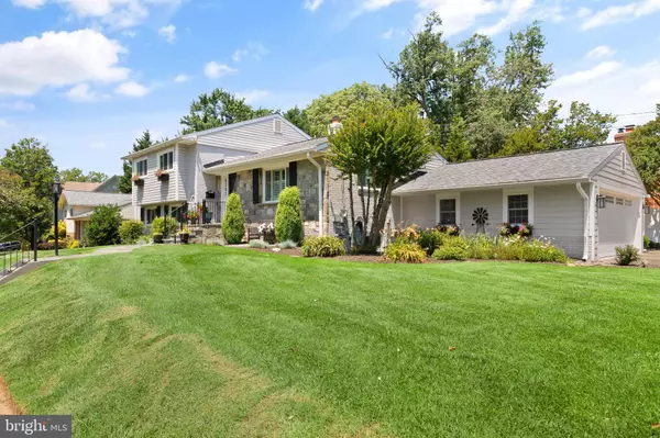 6501 STONEHAM RD, Bethesda, MD 20817