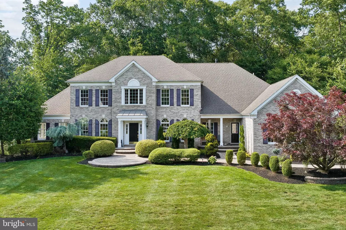 Cranbury, NJ 08512,7 SHADY BROOK LN
