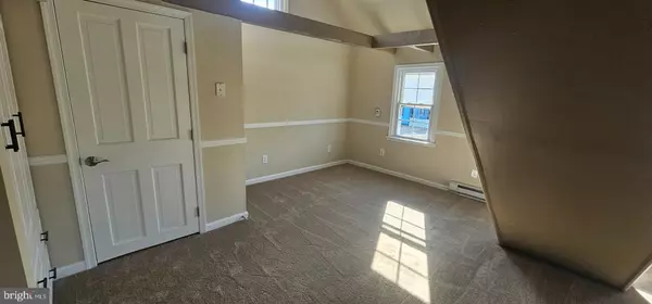 Laurel Springs, NJ 08021,513 N WHITE HORSE PIKE #C