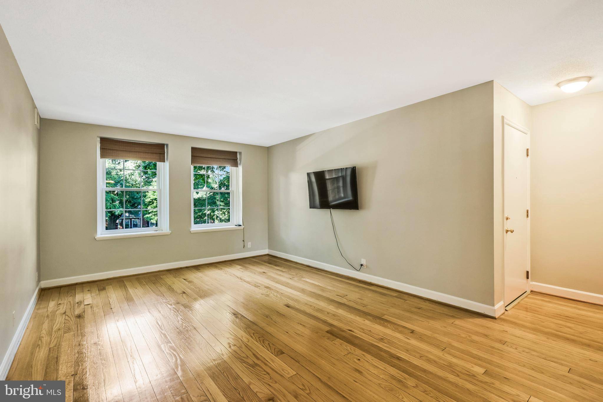 Arlington, VA 22206,3047 S COLUMBUS ST S #B2