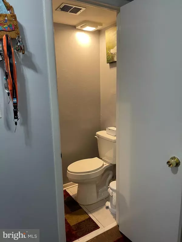 Herndon, VA 20170,1020 QUEENS CT