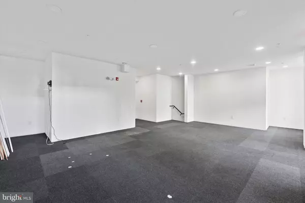 Philadelphia, PA 19130,1617-19 RIDGE AVE #COMM