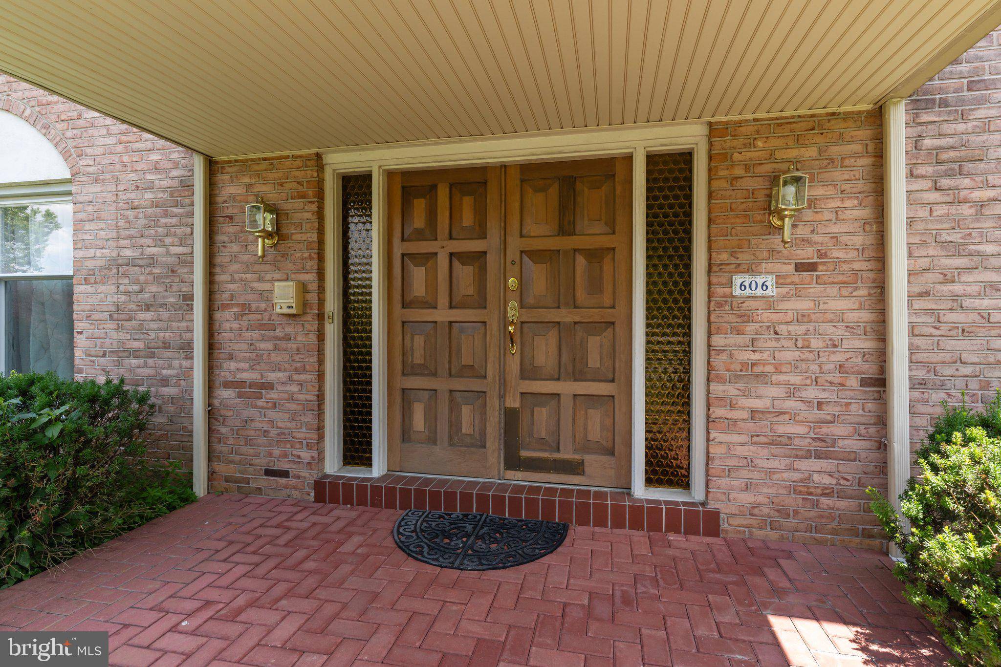 Oreland, PA 19075,606 OVERBROOK LN