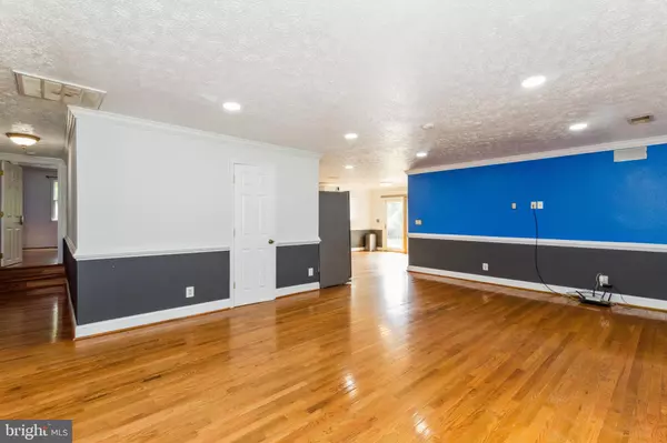 Waldorf, MD 20601,16410 NEWASA LN