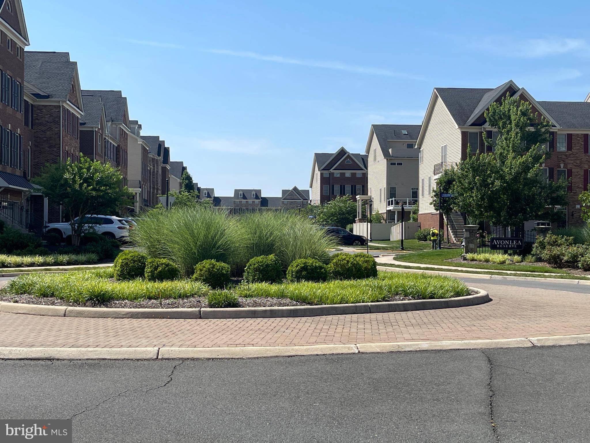 Chantilly, VA 20152,24997 CAMBRIDGE HILL TER
