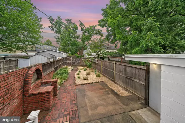 Frederick, MD 21701,606 TRAIL AVE