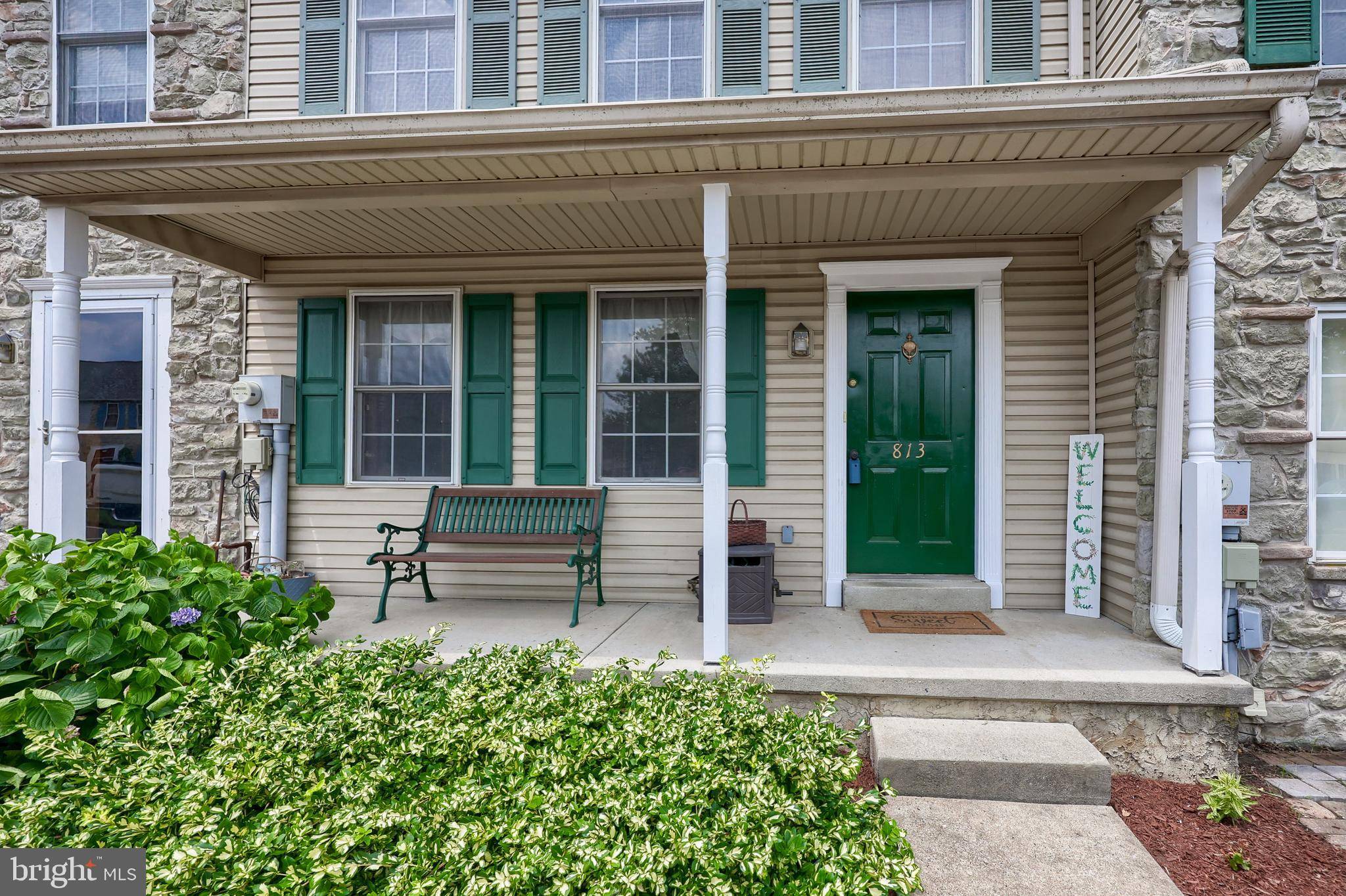 Mount Joy, PA 17552,813 KNOLL DR