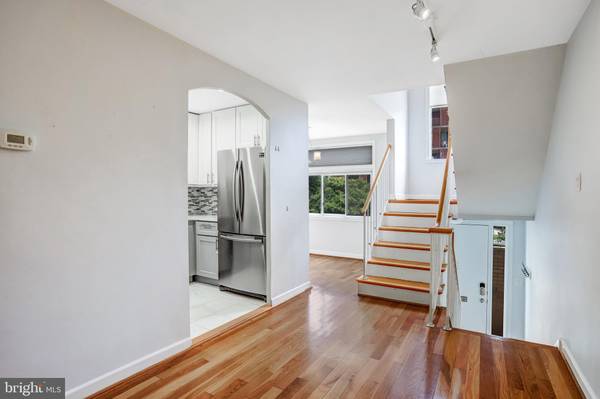 Washington, DC 20024,857 3RD ST SW #104