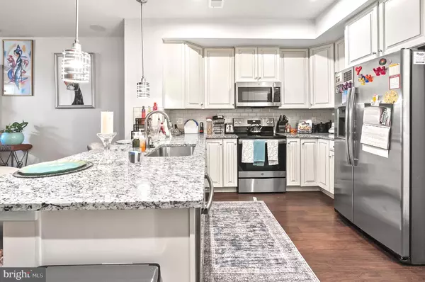 Lanham, MD 20706,10123 DORSEY LN #24