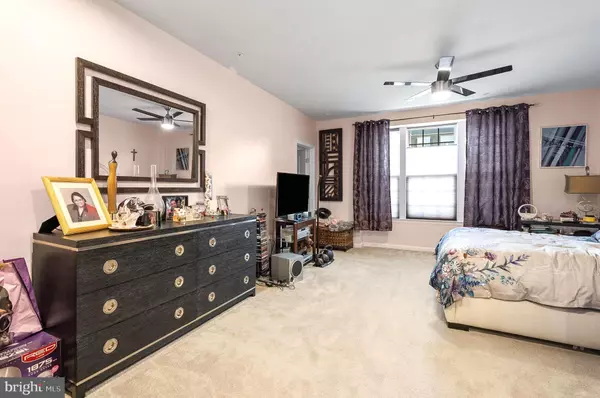 Lanham, MD 20706,10123 DORSEY LN #24