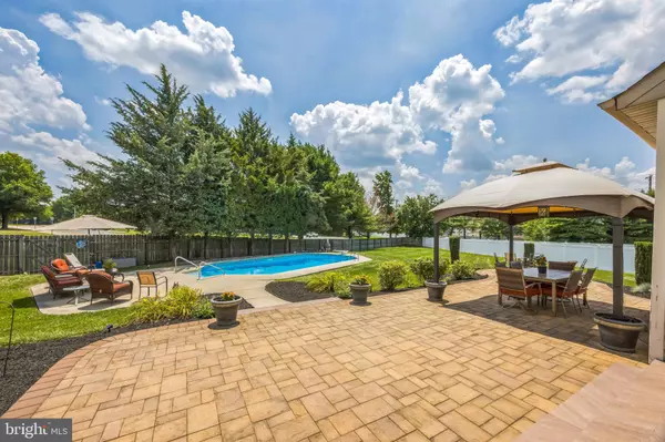 6 SPRING MILL CT, Sewell, NJ 08080