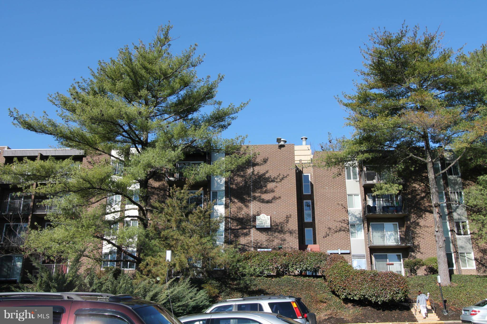 75 S REYNOLDS ST #411, Alexandria, VA 22304