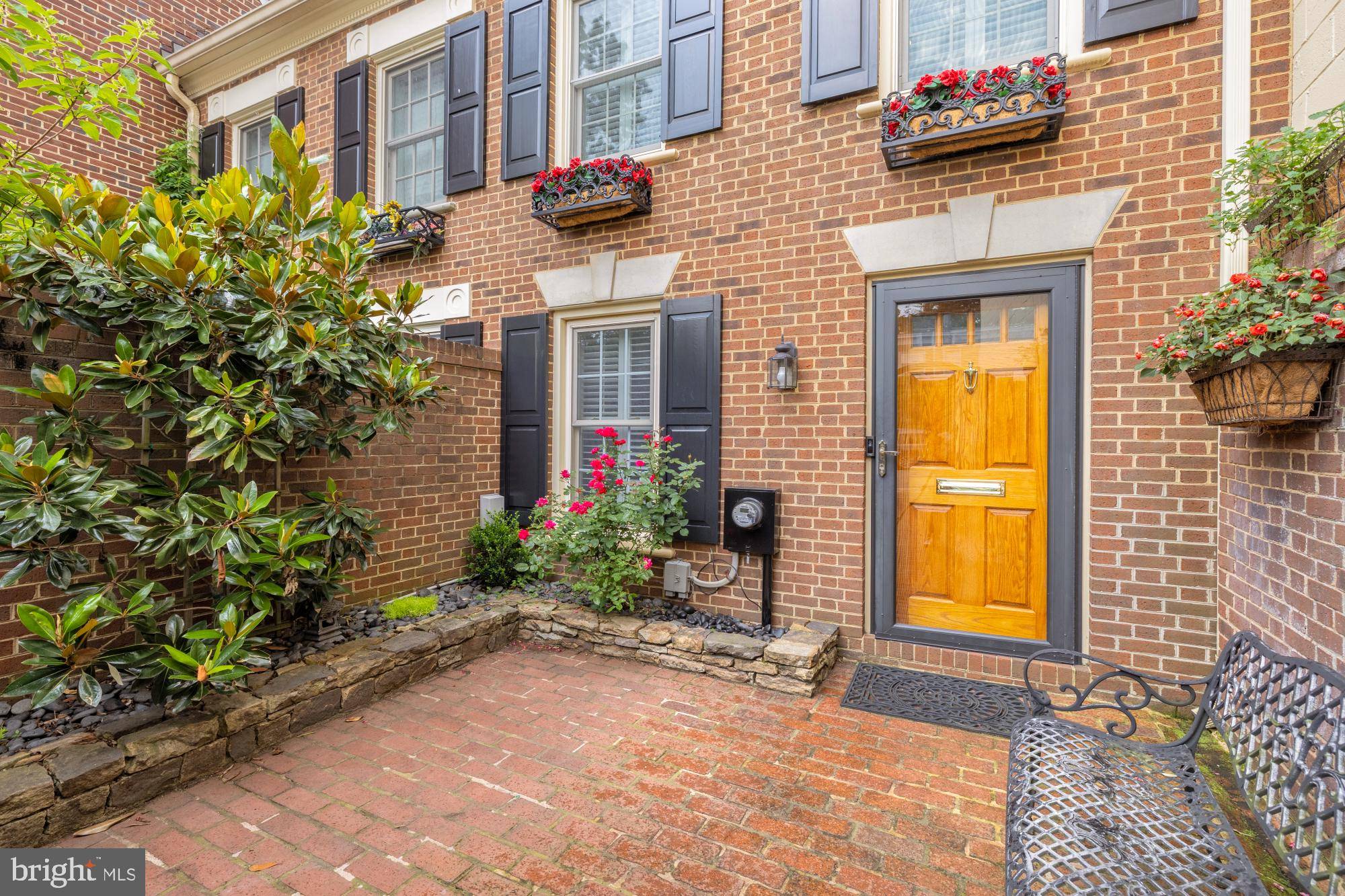 Alexandria, VA 22314,624 S PITT ST #1/2