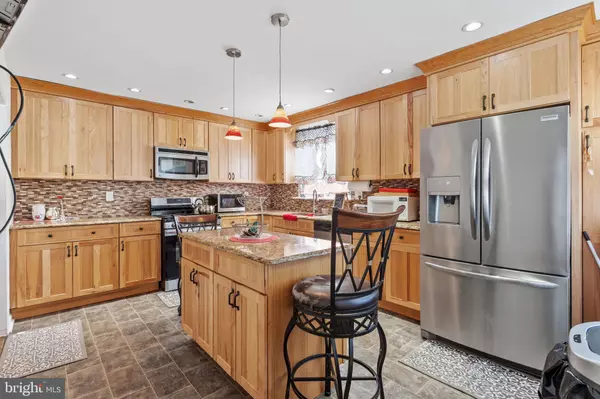 Burlington, NJ 08016,28 KINGSBRIDGE DR