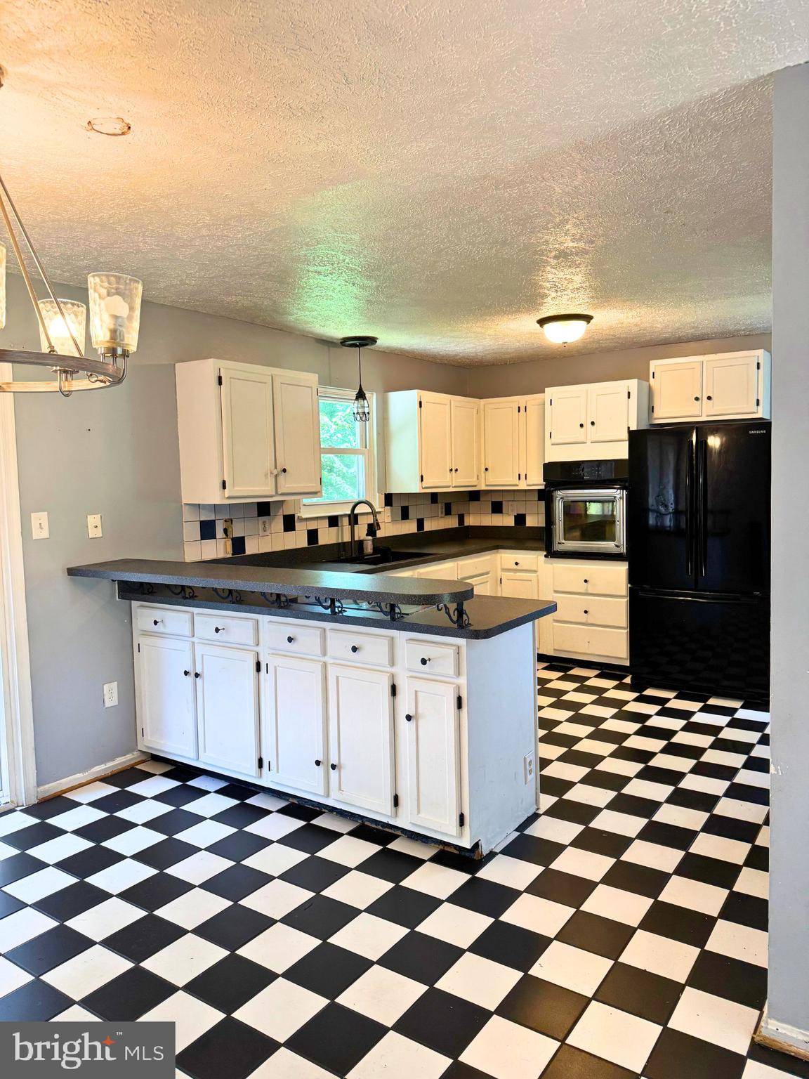 Lusby, MD 20657,933 MORAVIA RD