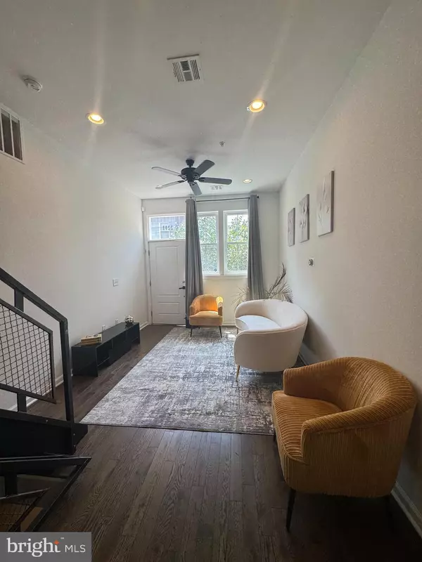 Philadelphia, PA 19125,2208 AMBER ST