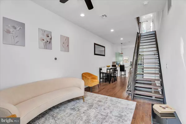 Philadelphia, PA 19125,2208 AMBER ST