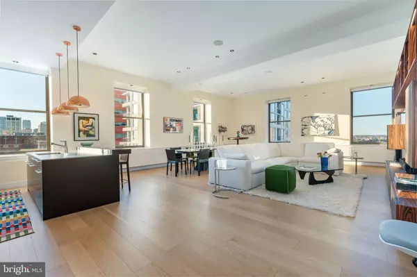 Philadelphia, PA 19106,210 W WASHINGTON SQ #12NW