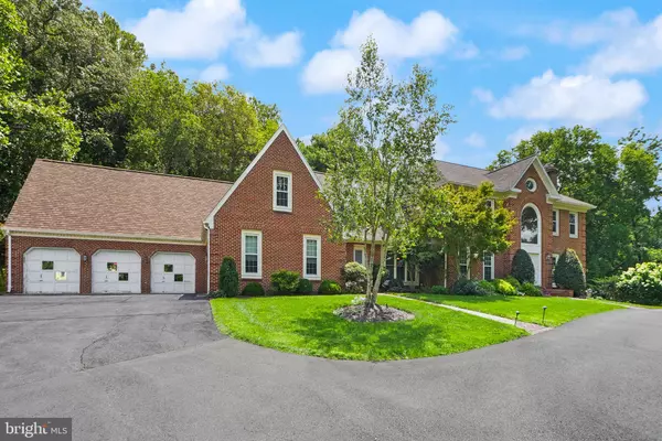 5695 ROBEYS MEADOW LN, Fairfax, VA 22030