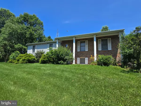 526 FAIRGROUND RD, Newport, PA 17074