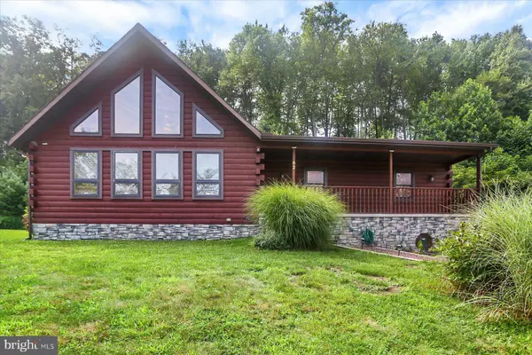 62 LAKEFRONT DR, Pine Grove, PA 17963
