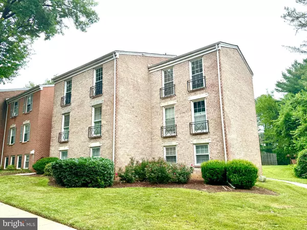 Gaithersburg, MD 20878,868 QUINCE ORCHARD BLVD #202