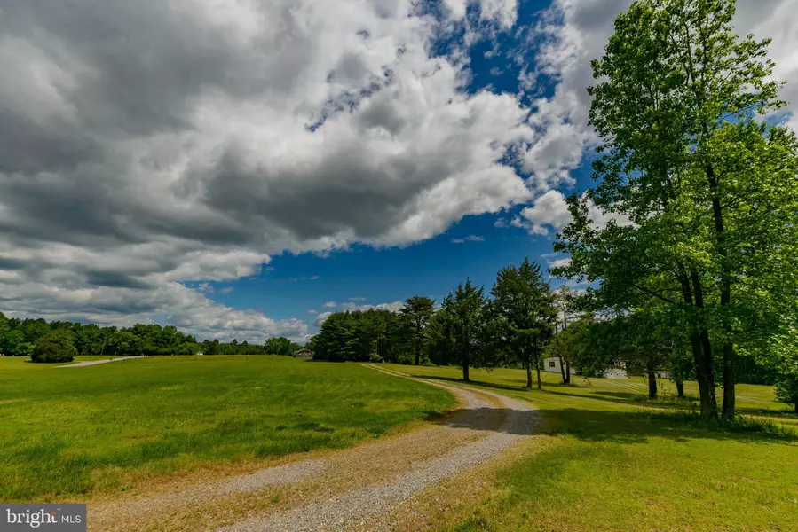 19083 COUNTRY RD, Beaverdam, VA 23015