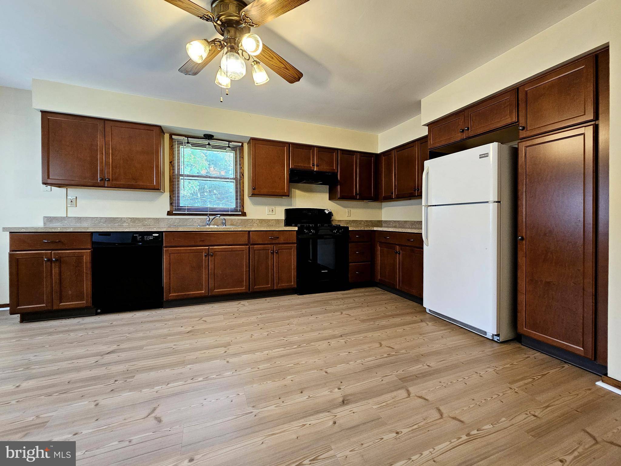 Downingtown, PA 19335,3400 HAZELWOOD AVE #1ST FL