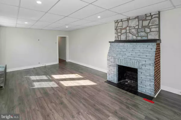 132 W RIDGE RD, Marcus Hook, PA 19061